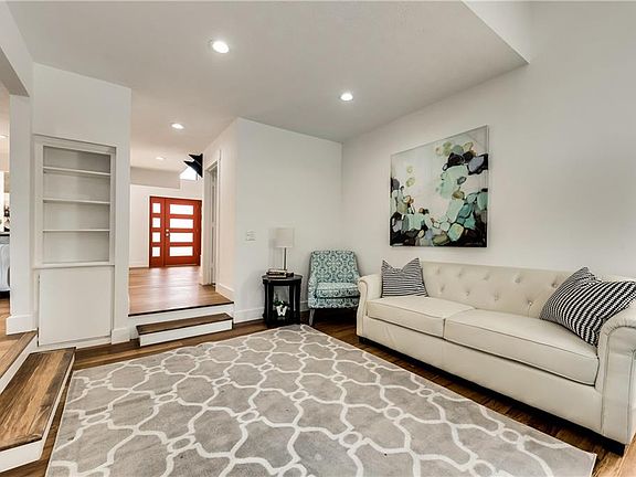 3rd image of 9677 Whitehurst Dr