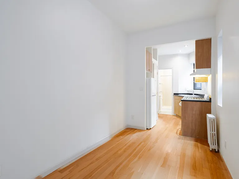 406 W 48th St #5F — Photo 7