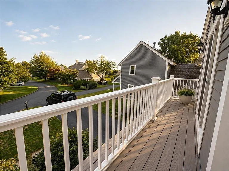 520 Corey Ln — Photo 15