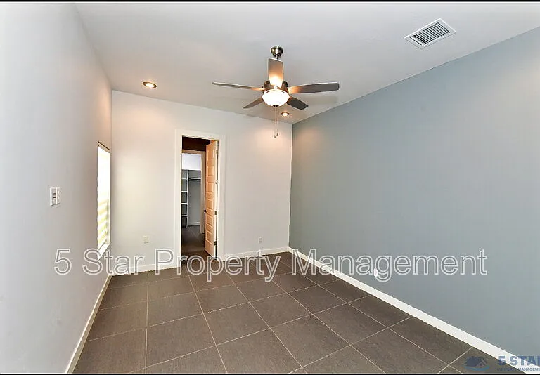 5973 Cartagena Cir — Photo 24