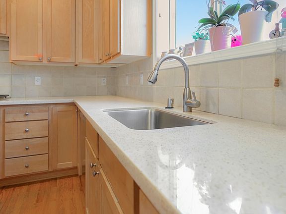 5th image of 16330 SE 66th St