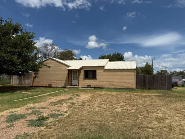 1507 Greenwood St, Memphis, TX 79245