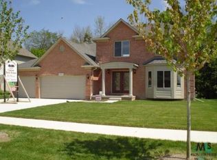 8583 Washington Woods, Update, MI 48094