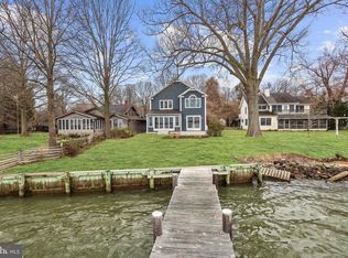 1366 McDonald Rd, Shady Side, MD 20764