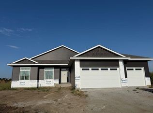 15 N Seven Oaks Rd, Northliberty, IA 52317