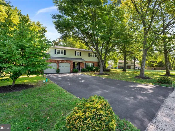 1683 Leon Dr, Hatfield, PA 19440