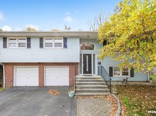 55 Carlson Ct, Closter, NJ 07624