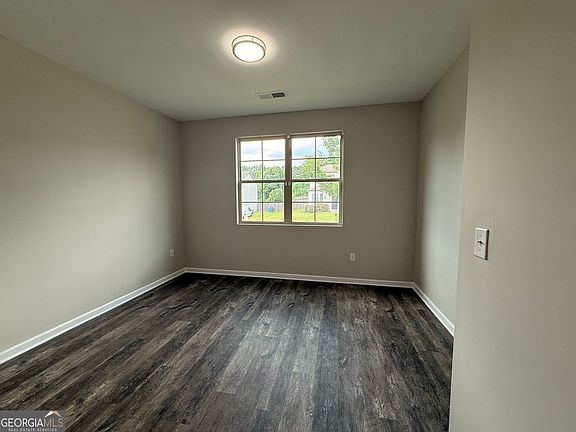 3rd image of 254 Hamilton Pointe Dr