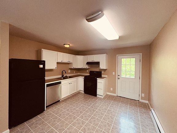 2nd image of 374 E Chickaloon Way