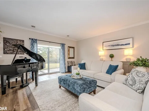 60 Wyndham St S #104, Guelph, ON N1E 7H7