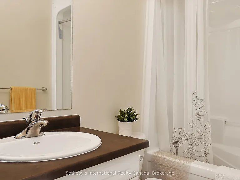49 Silver Glen Blvd — Photo 22