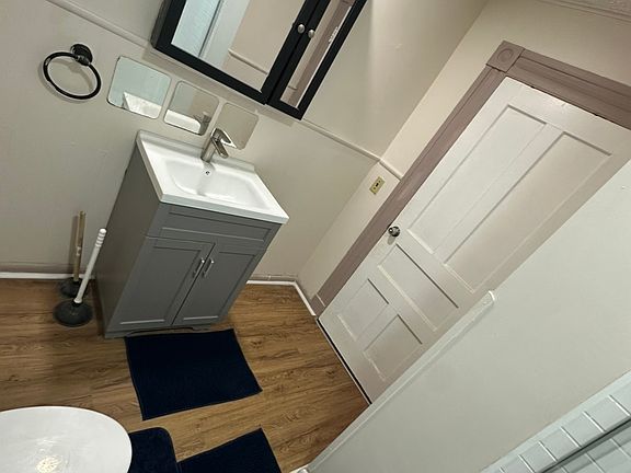 4th image of 569 Washington Ave #2