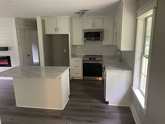 2nd image of 264 Daniel Dr