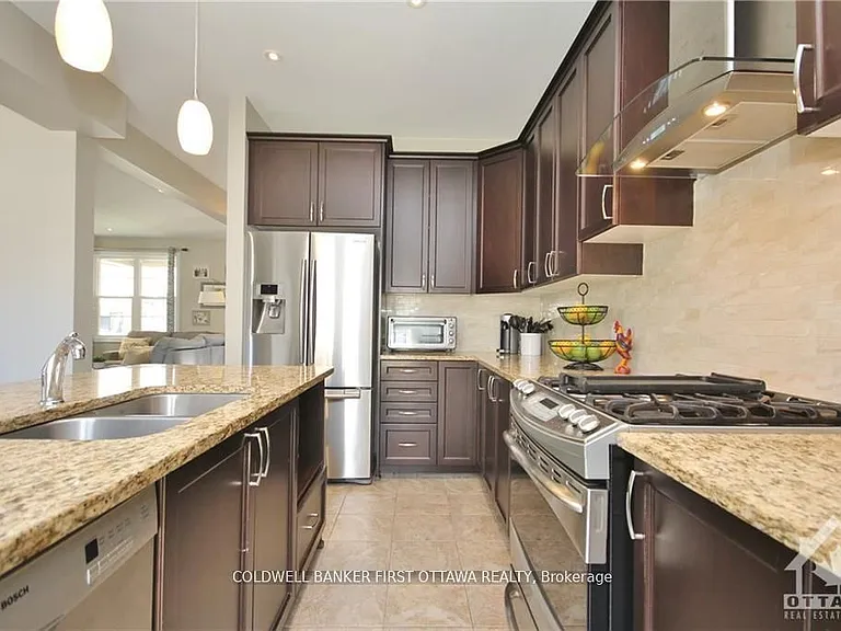 505 Bretby Cres — Photo 9