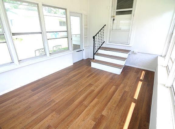 4th image of 221 Lincoln St