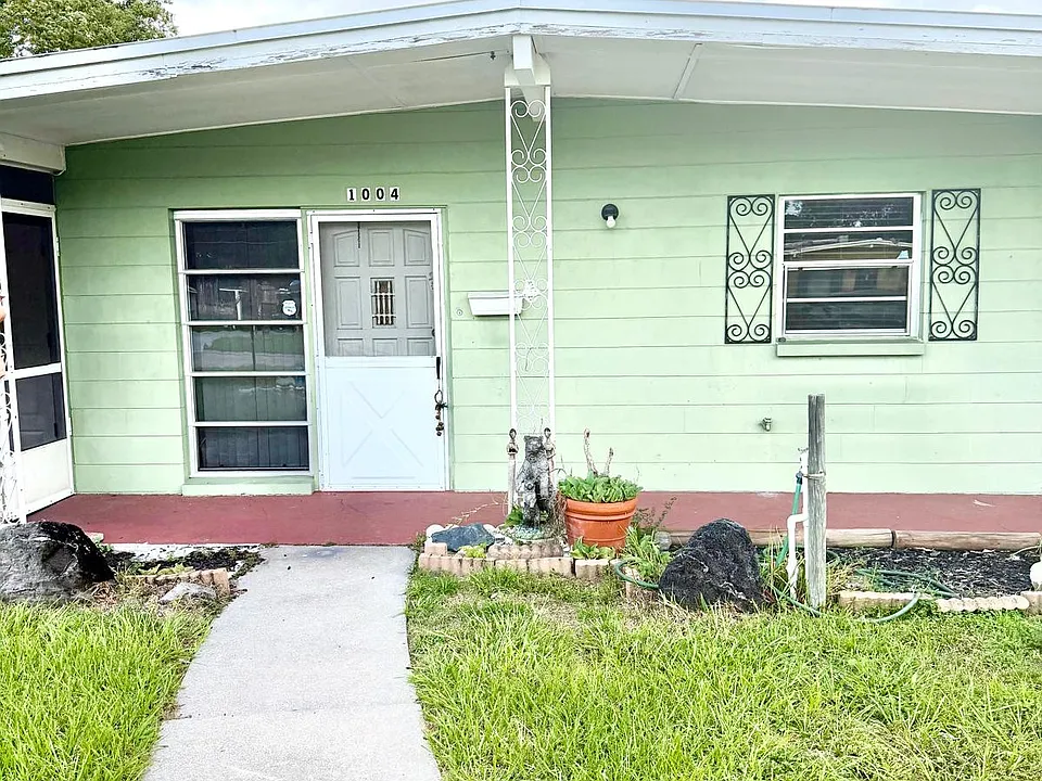 1004 George St
