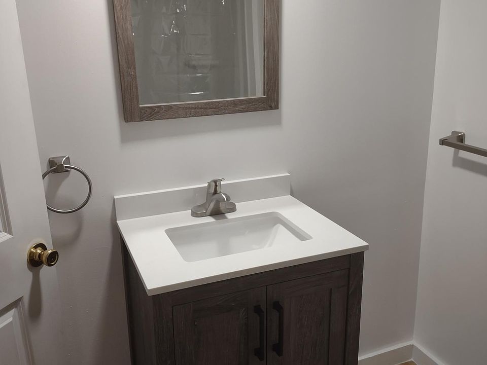 1st image of 60 Clopper St #1