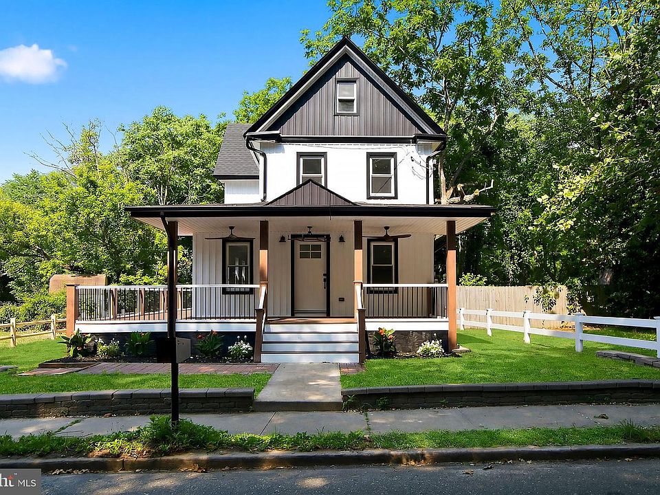 1st image of 164 Maple Ave