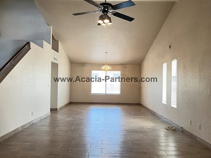 426 S Ridgefield Ave — Photo 3