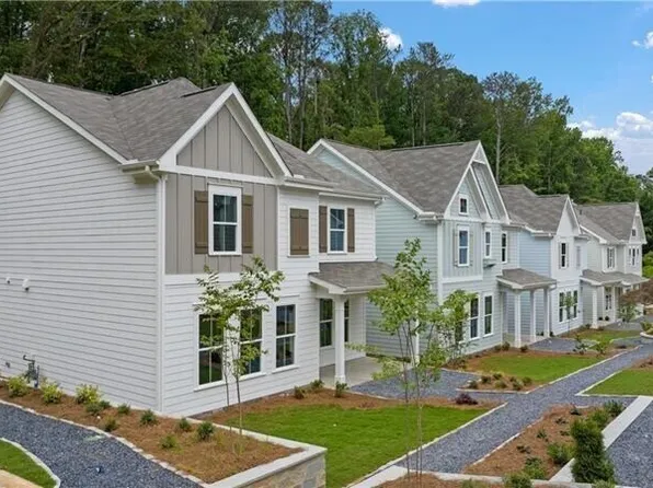 915 E Green Ln, Clarkston, GA 30021