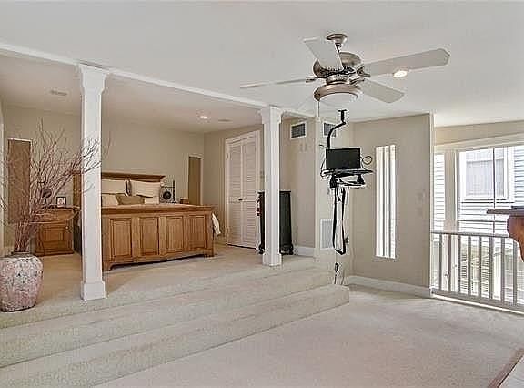 3rd image of 1204 Marengo St #B