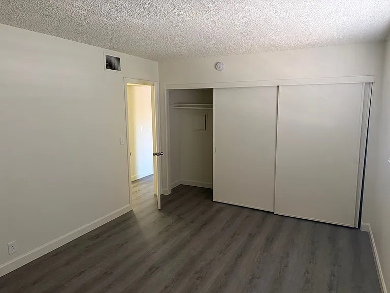 625 S Royal Crest Cir #7 — Photo 7
