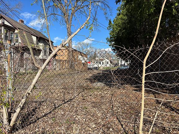 5th image of 5020 Xerxes Ave S
