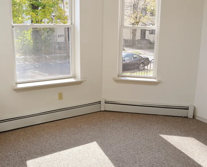 50 Elliott St — Photo 3