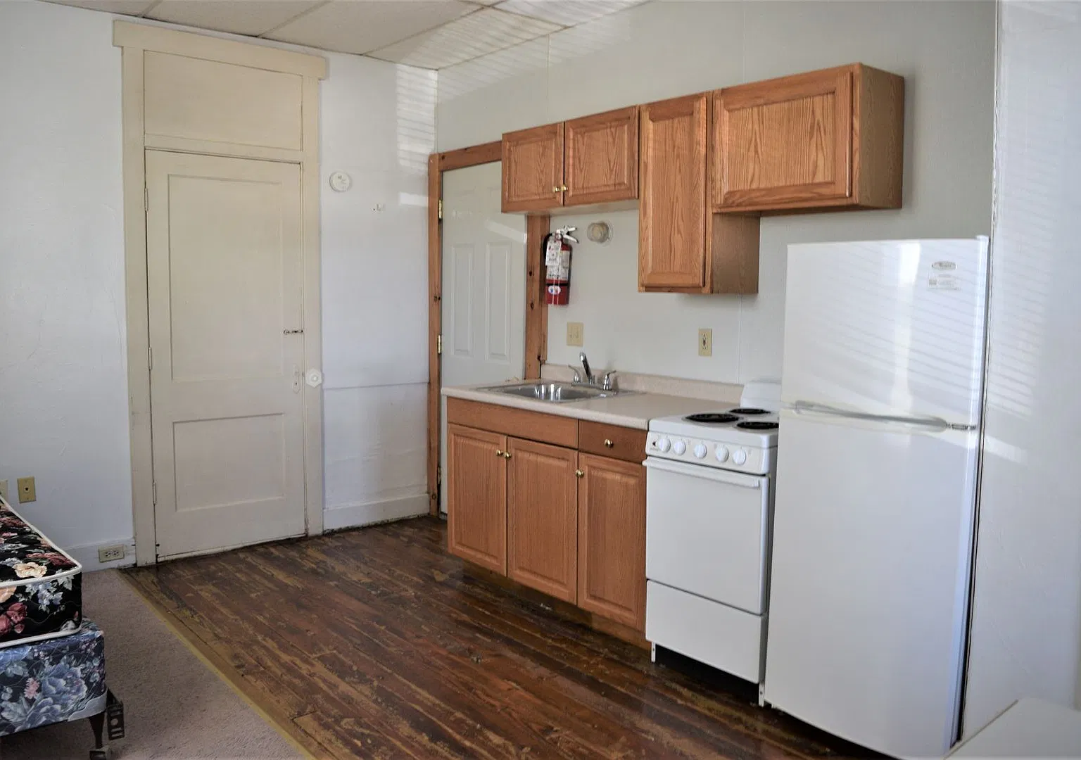777 apt 1-6 Wayne Ave. — Photo 2