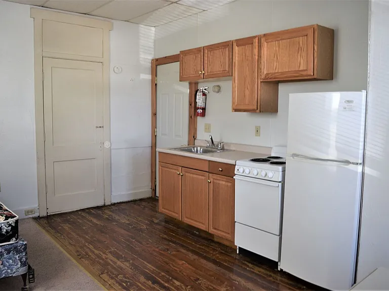 777 Wayne Ave #1-6 — Photo 2