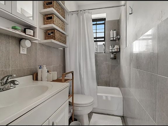 3rd image of 174 Roebling St #2