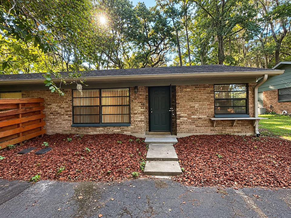 4524 SW 46th Dr