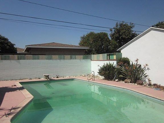 4th image of 713 Carmelita Pl