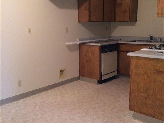 2nd image of 142 Birch St APT 2