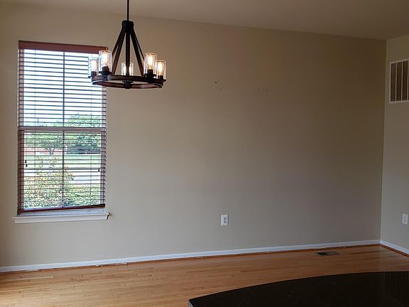 4th image of 6976 Landseer Dr