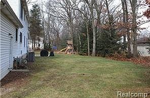 3rd image of 10727 Strawberry Hill Ln