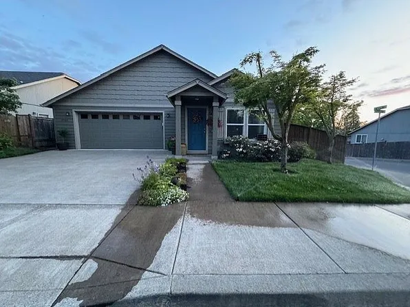 4903 Glacier Dr, Springfield, OR 97478