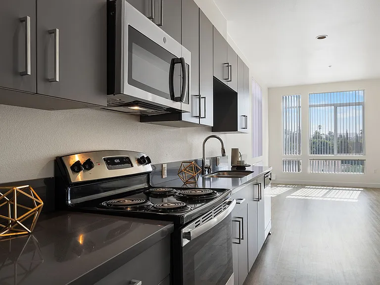 Mission Lofts — Photo 20