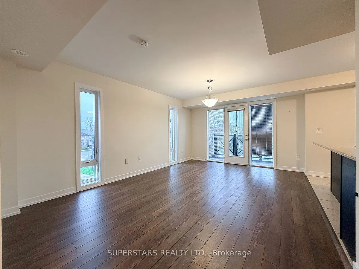 Building Photo - 2 Westmeath Ln #2103