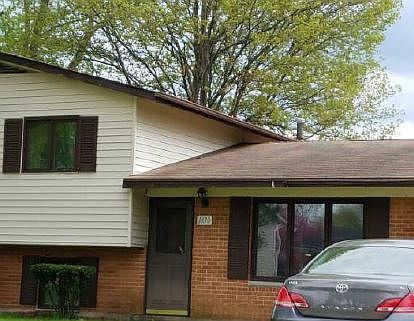 2nd image of 1430 Oakwood Ave