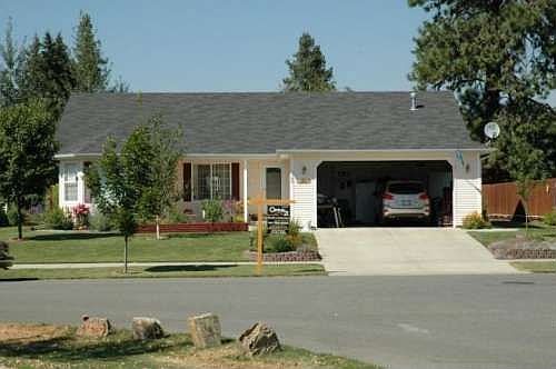 2nd image of 1187 E Ezra Ave