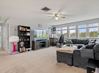 38 Dunham Rd APT 201, Beverly, MA 01915