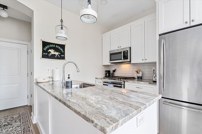 4th image of 77 Van Dam St #305