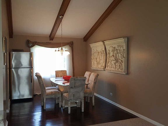 4th image of 185 Montclare Ln