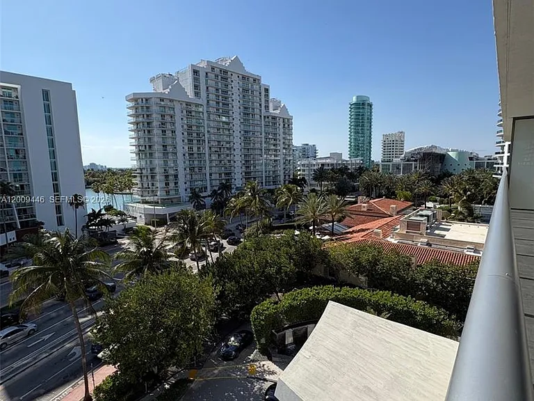 5875 Collins Ave #708 — Photo 17