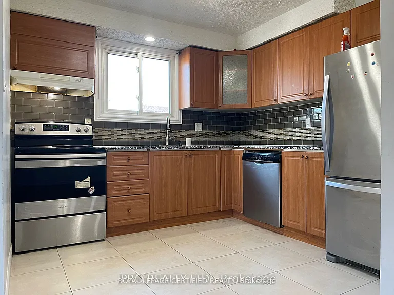 498 Daralea Hts #UPPER — Photo 5