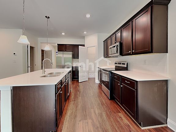 4th image of 636 Rivermist Dr