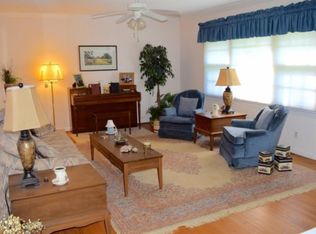 3011 Fairway Rd, Morehead City, NC 28557