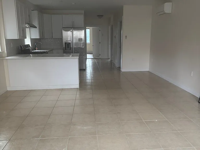 10602 Astoria Blvd #31-09 — Photo 3