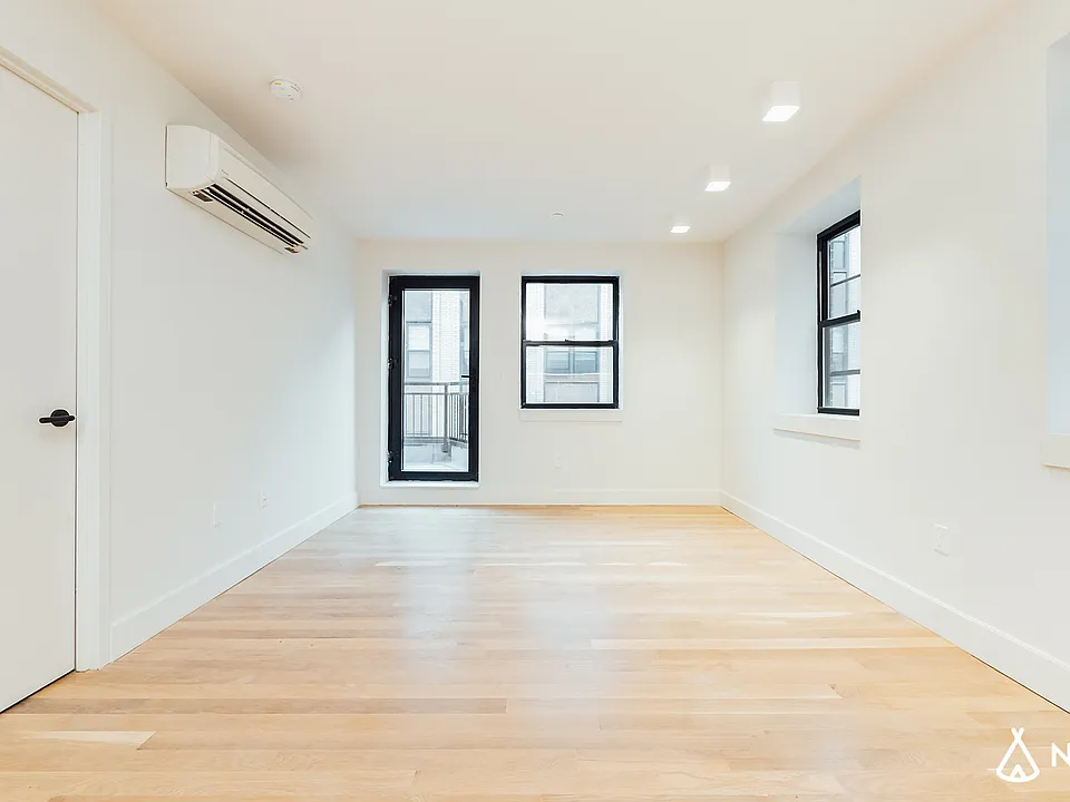 312 Devoe St #2F